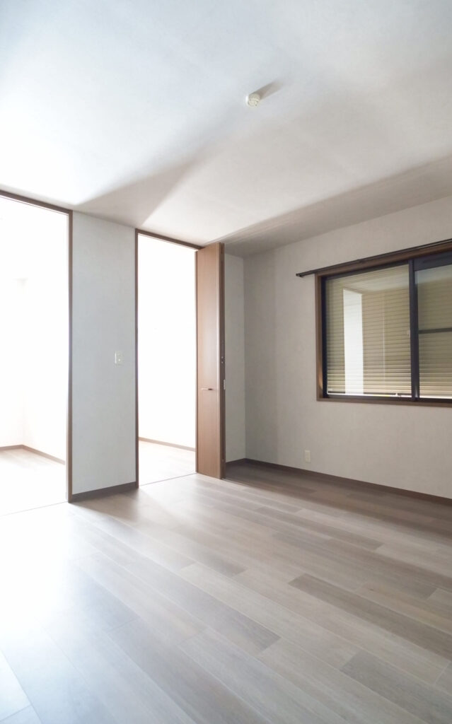 姫路市白鳥台の築29年の戸建住宅/キッチン・ユニットバス・洗面(水回り3点)+内装+ガレージシャッターをリフォーム