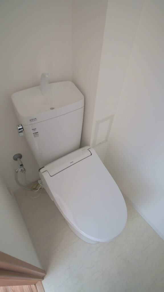 姫路市飾磨区の築16年のマンション/キッチンとトイレの交換+油汚れまみれの内装をリフォーム