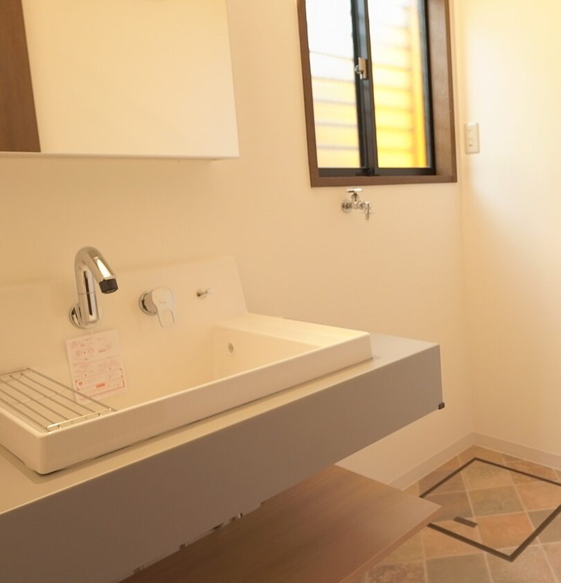 姫路市白鳥台の築29年の戸建住宅/キッチン・ユニットバス・洗面(水回り3点)+内装+ガレージシャッターをリフォーム
