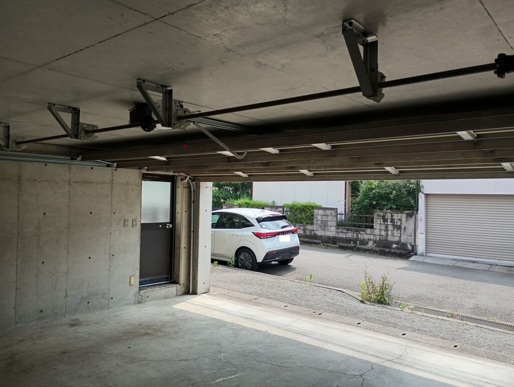 姫路市白鳥台の築29年の戸建住宅/キッチン・ユニットバス・洗面(水回り3点)+内装+ガレージシャッターをリフォーム