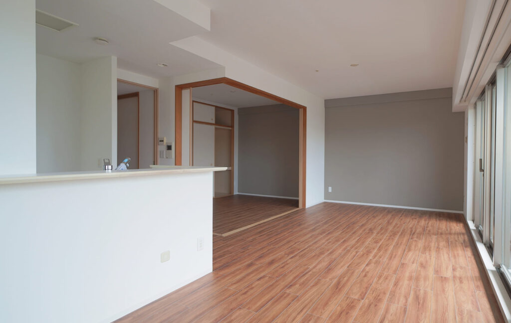 姫路市飾磨区の築16年のマンション/キッチンとトイレの交換+油汚れまみれの内装をリフォーム