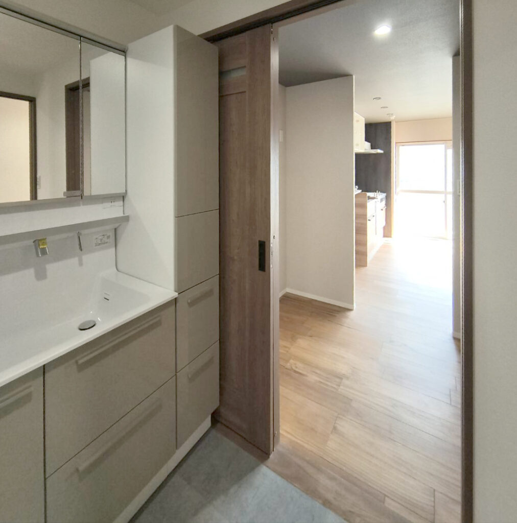 姫路市豊富町の築32年マンション/配管から一新するスケルトンフルリノベーションで「広すぎる家」から「夫婦の理想の2LDK」へ