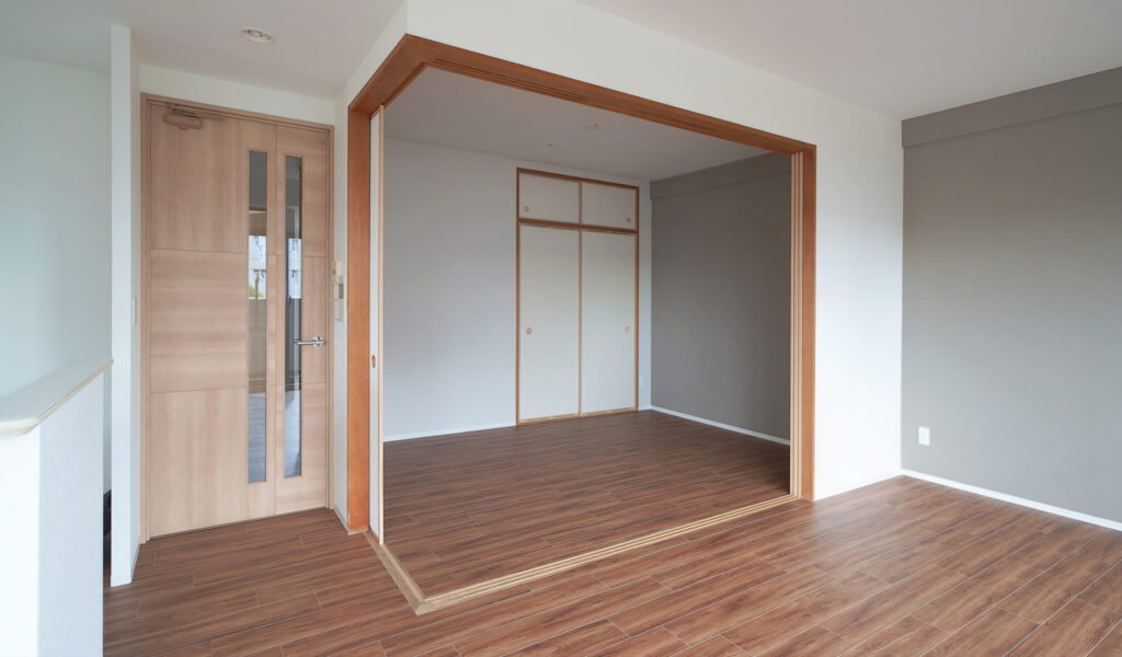 姫路市飾磨区の築16年のマンション/キッチンとトイレの交換+油汚れまみれの内装をリフォーム