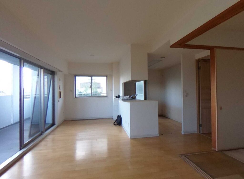 姫路市飾磨区の築16年のマンション/キッチンとトイレの交換+油汚れまみれの内装をリフォーム