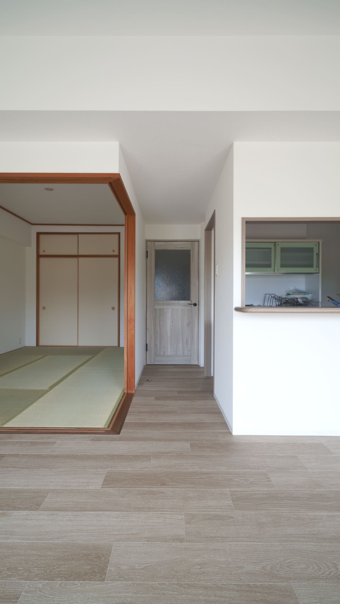 姫路市北原の築28年のマンション／水回り4点（キッチン・浴室・洗面・トイレ）交換＋暗い印象の内装を好みの北欧系アッシュにリフォーム