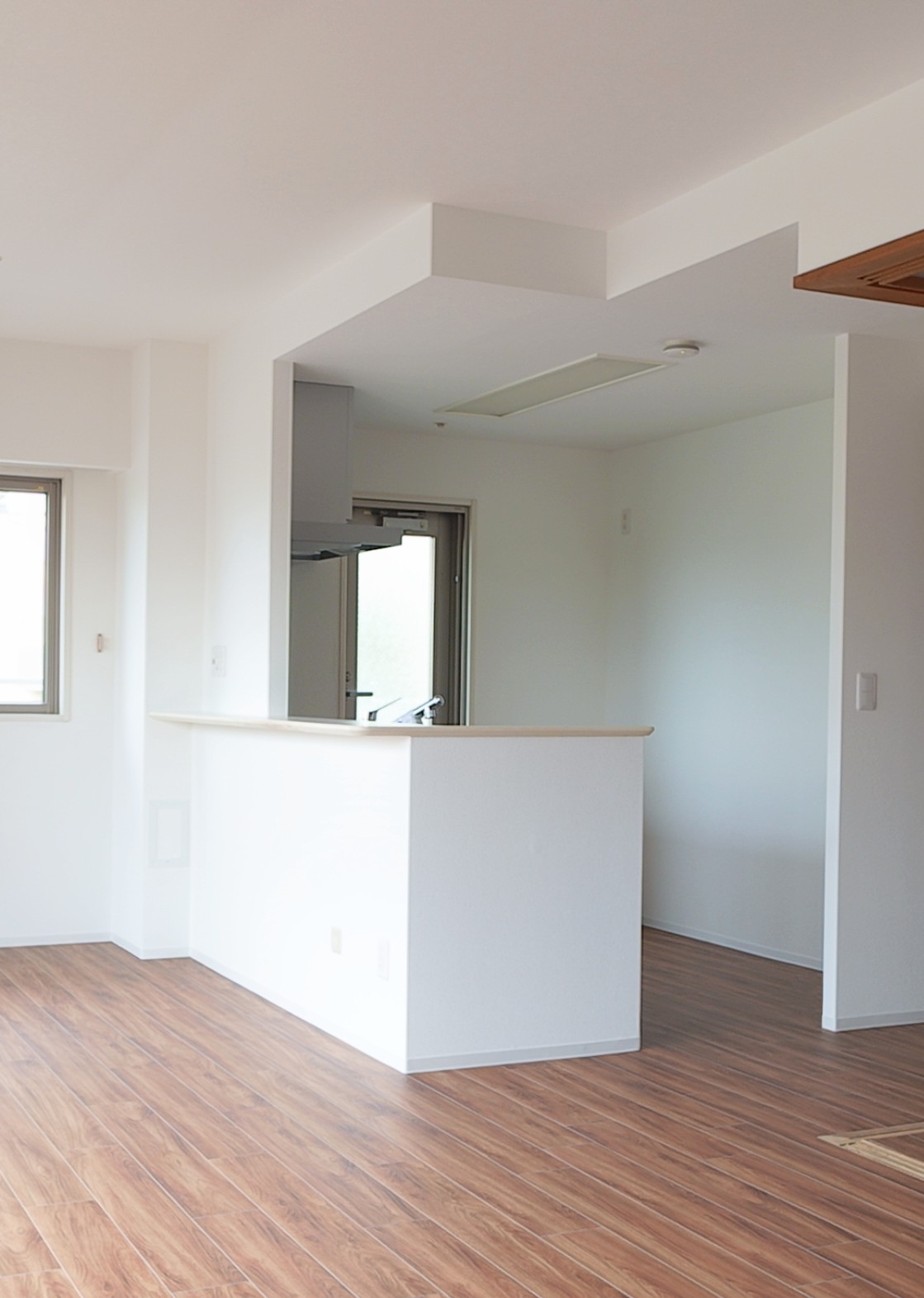 姫路市飾磨区の築16年のマンション/キッチンとトイレの交換+油汚れまみれの内装をリフォーム