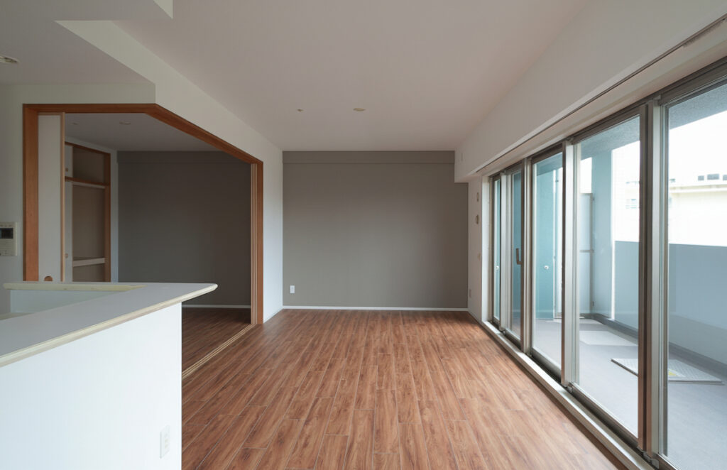 姫路市飾磨区の築16年のマンション/キッチンとトイレの交換+油汚れまみれの内装をリフォーム