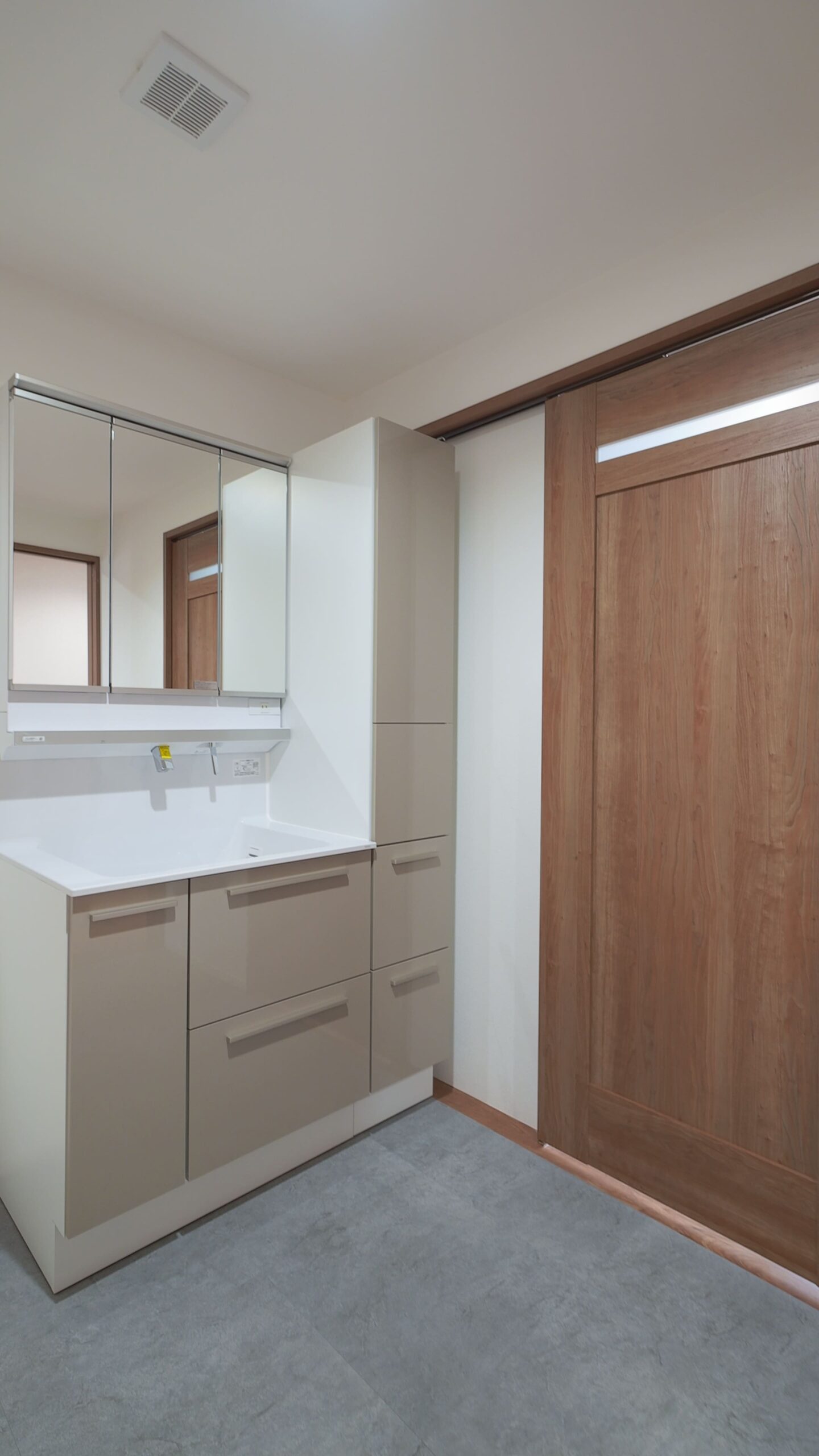 姫路市豊富町の築32年マンション/配管から一新するスケルトンフルリノベーションで「広すぎる家」から「夫婦の理想の2LDK」へ