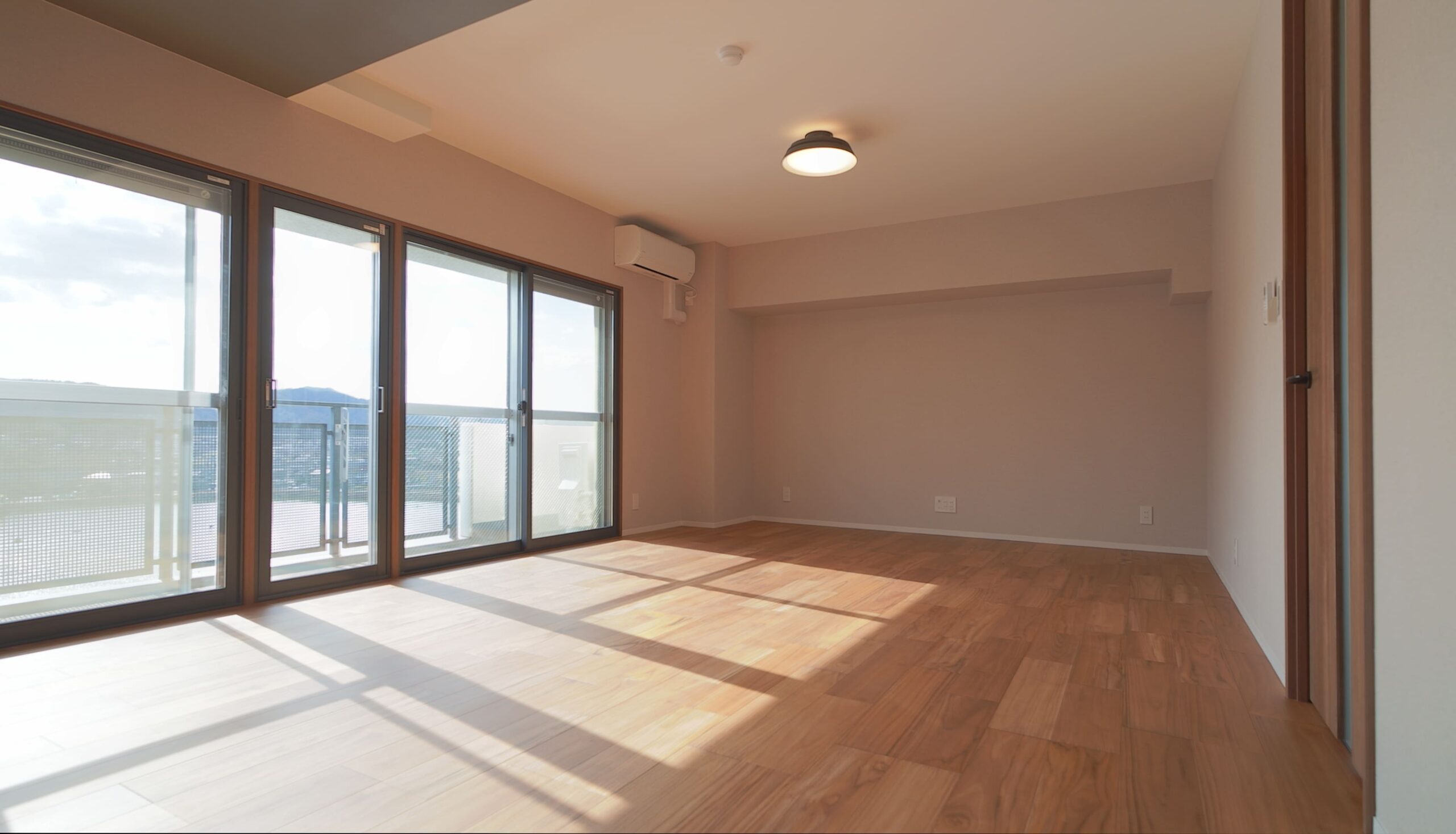 姫路市豊富町の築32年マンション/配管から一新するスケルトンフルリノベーションで「広すぎる家」から「夫婦の理想の2LDK」へ