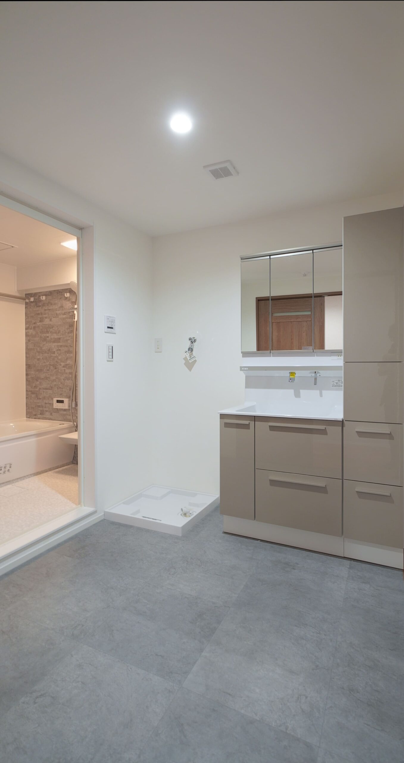 姫路市豊富町の築32年マンション/配管から一新するスケルトンフルリノベーションで「広すぎる家」から「夫婦の理想の2LDK」へ