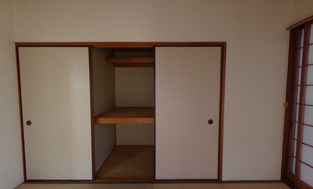 姫路市下寺町・築38年のマンションのシニアリフォーム／ユニットバスの拡張交換・和室の洋室化・カーペット床の張替え・トイレの段差解消など